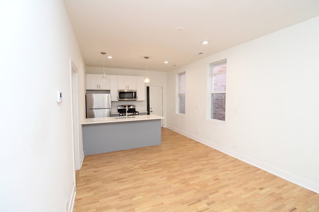 Building Photo - 1544 N Bosworth Ave