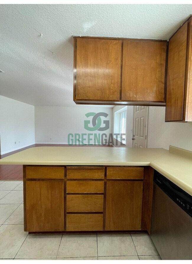 Building Photo - 177-179 Manzanita Lane