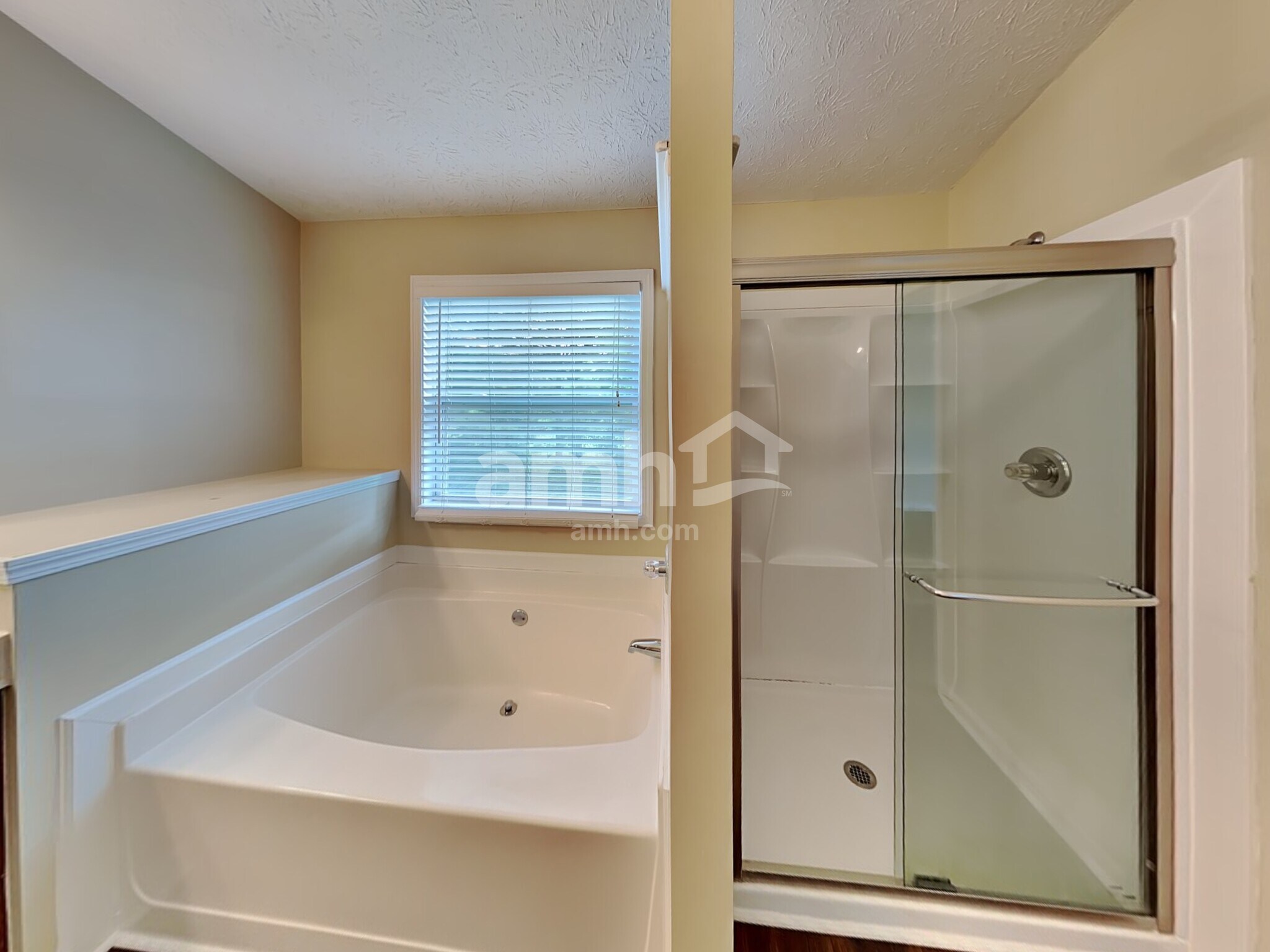 Building Photo - 616 Laurel Bnd