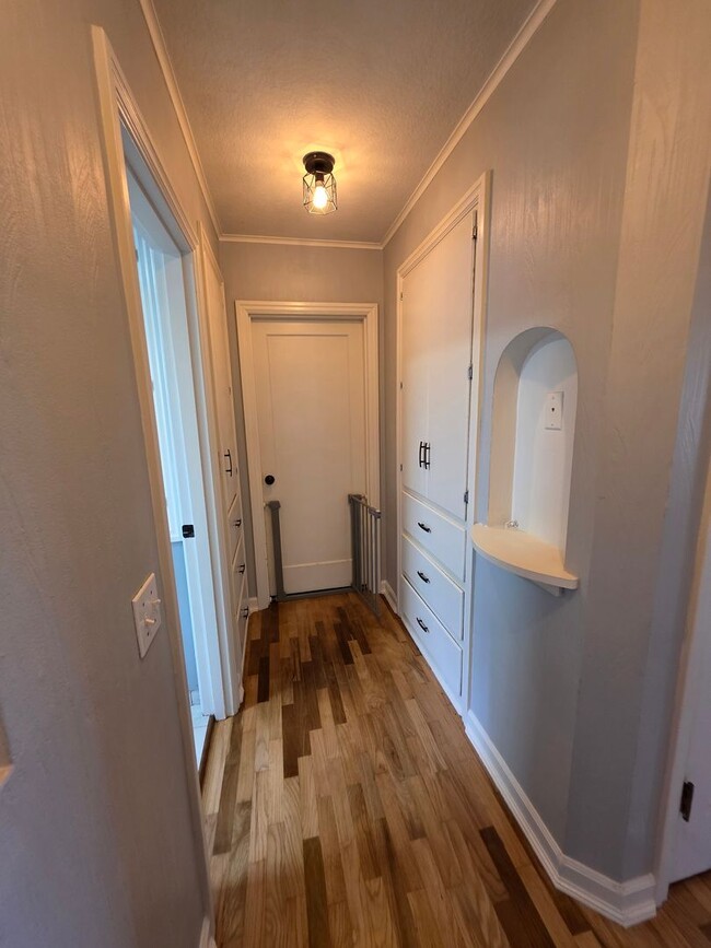 Building Photo - Charming Charleston Classic close to PSNS!