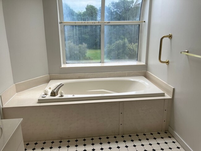 Building Photo - 2 bedroom 2.5 bathroom in Calabash