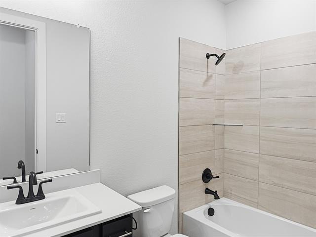 Building Photo - 2712 Andorra Rd