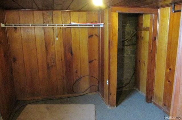 Building Photo - 995 Lakeview St