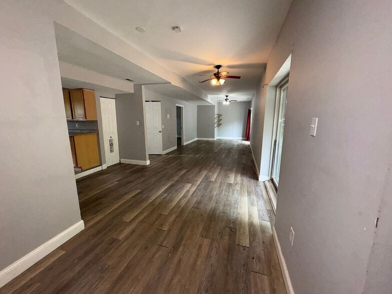Building Photo - 436 S Avenue A