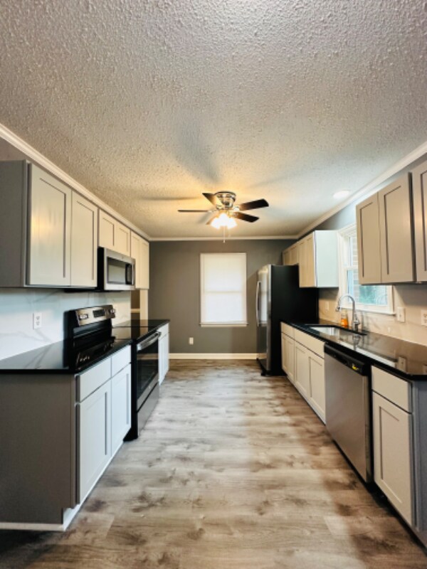 Building Photo - 712 Lancelot Dr