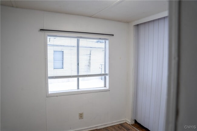 Building Photo - 110 Mountain View Ln