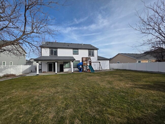 Building Photo - 4916 Laredo Dr