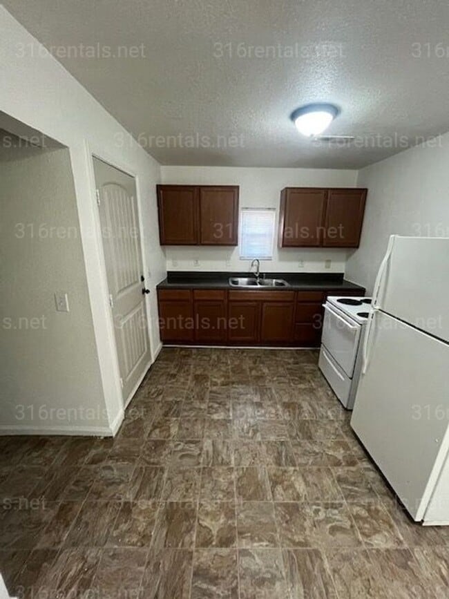 Building Photo - 1607 N Minneapolis St