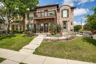 Building Photo - 2700 Merida Ave