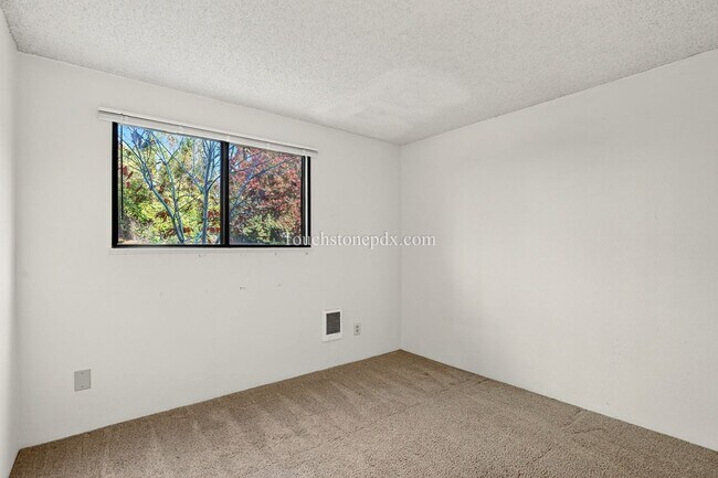 Building Photo - **$500 OFF SECOND MONTH RENT!**Bright Home with Stunning Mountain Skyline Setting!