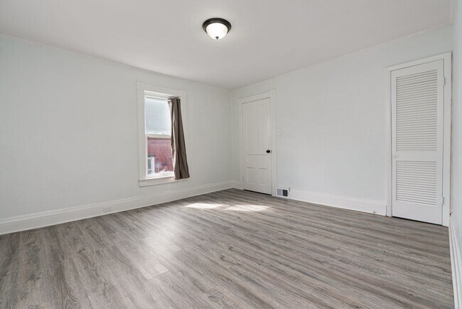 Building Photo - Unbeatable 4 Bedroom home in Greensburg available July 1!