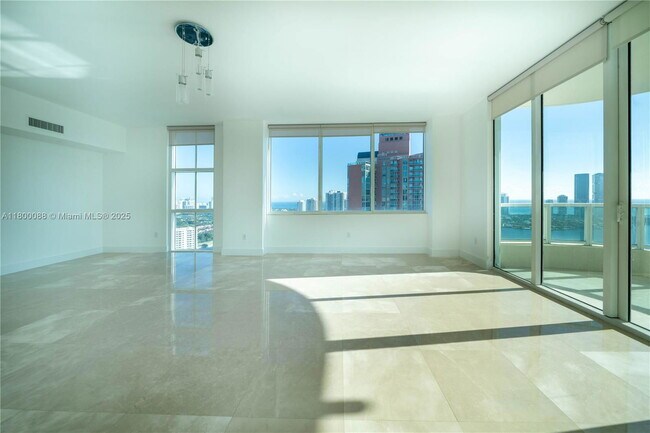 Building Photo - 3330 NE 190th St