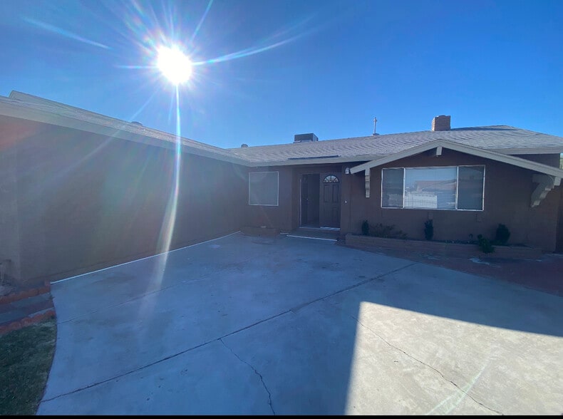 Primary Photo - 5613 Deal Dr