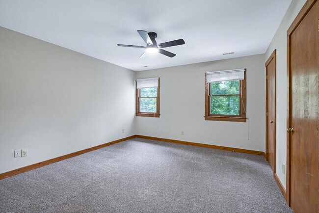 Building Photo - 5544 Kaplan Dr