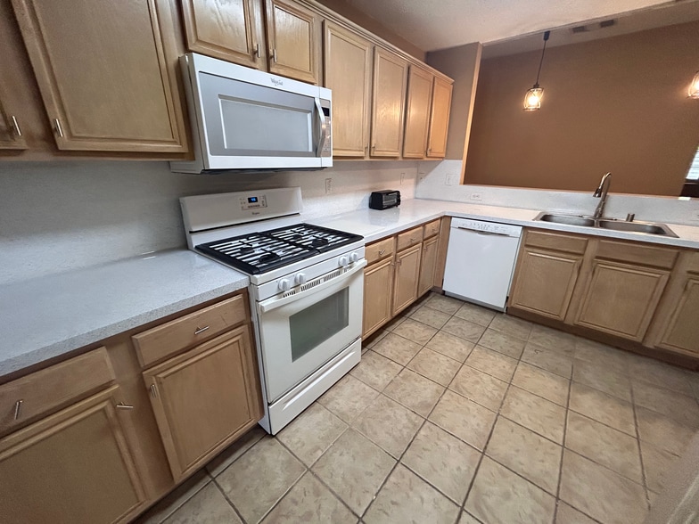 Building Photo - 1011 Windymeadow Ln