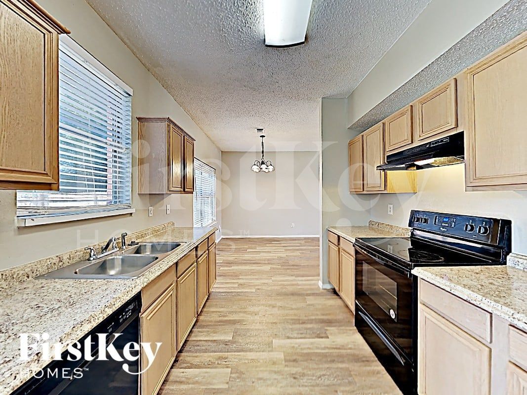 Building Photo - 530 Alameda Ave