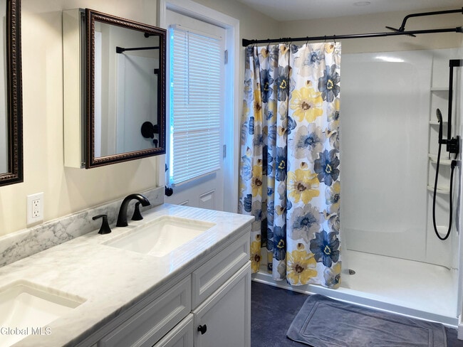 Building Photo - 157 Louden Rd