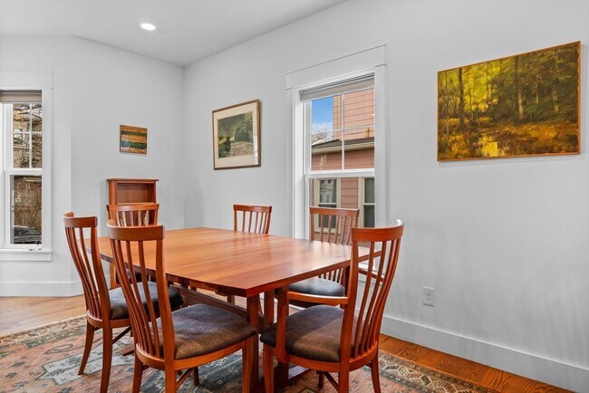 Building Photo - 38 Chester St