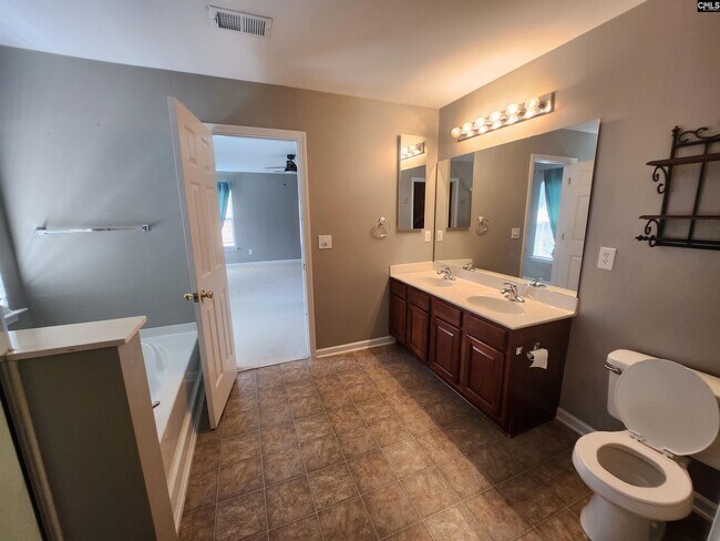 Building Photo - 213 Indigo Springs Dr