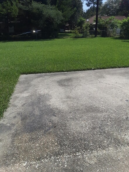 Back Patio - 9469 Macedonia Ave