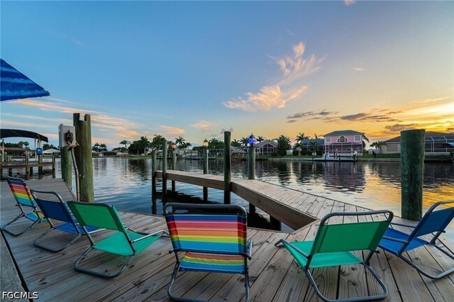 Building Photo - 4412 SW 26th Ave