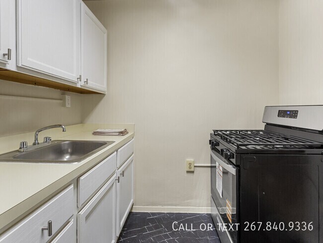 Building Photo - 4040 Livingston Rd SE