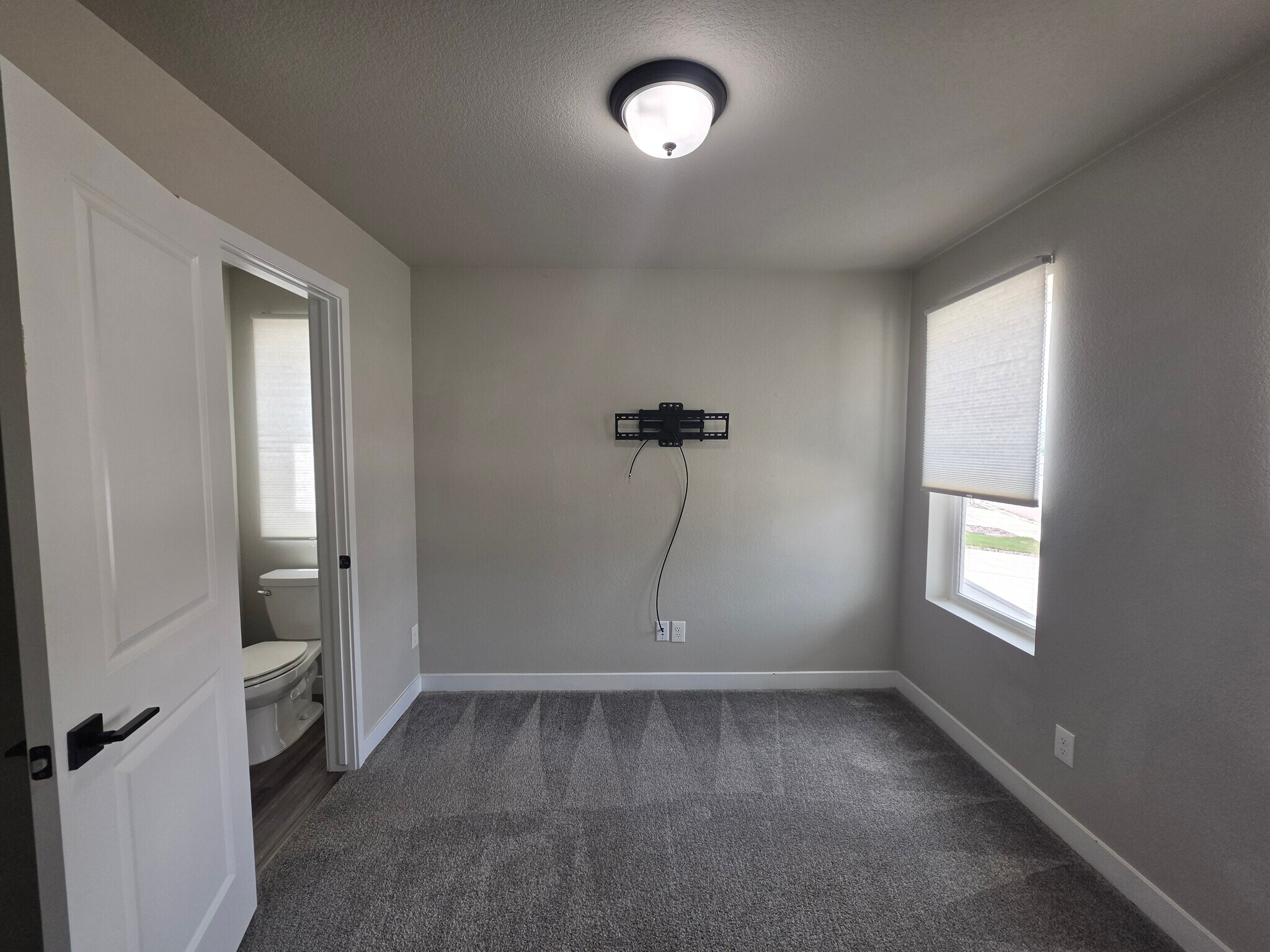 Building Photo - 10429 Luneth Dr