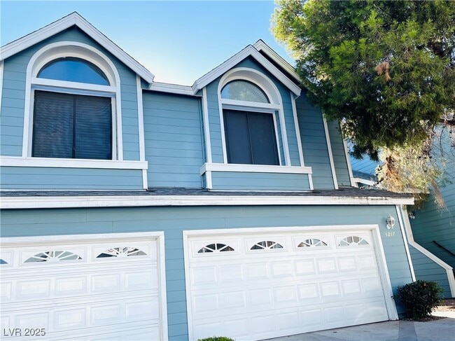 Primary Photo - 3217 Opera Dr