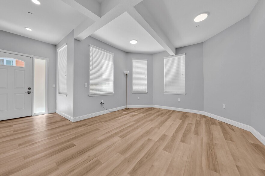 Building Photo - 2020 Dwight Way