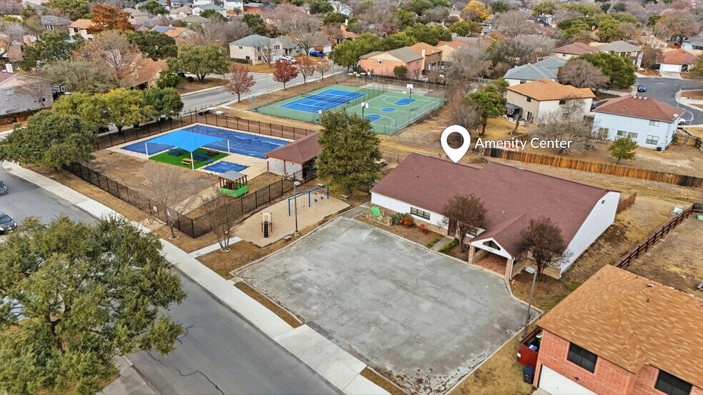 Building Photo - 9110 Roquefort