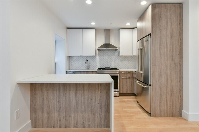Building Photo - 55 E Springfield St