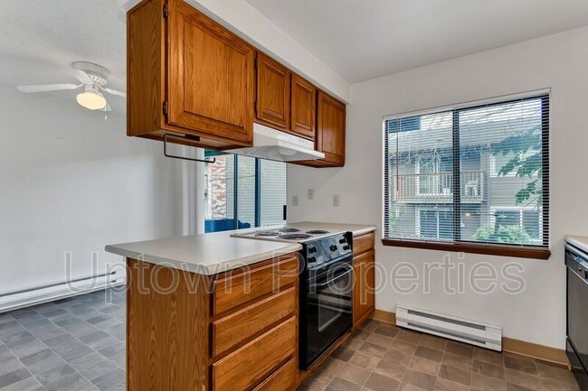 Building Photo - 5660 SW 180th Ave