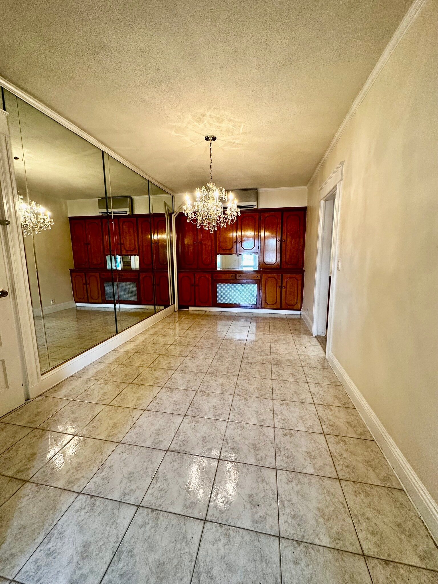 DR with Built-ins - 1585 Bergen Blvd