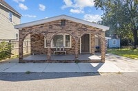 Building Photo - Charming Single-Family Home