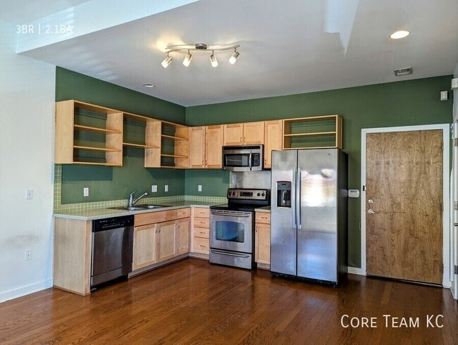 Building Photo - 2911 Cherry St