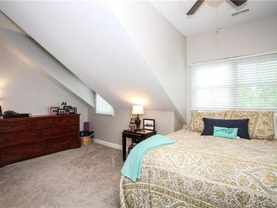 Building Photo - 2000 Euclid Ave