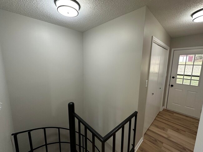 Building Photo - 7269 KY-405