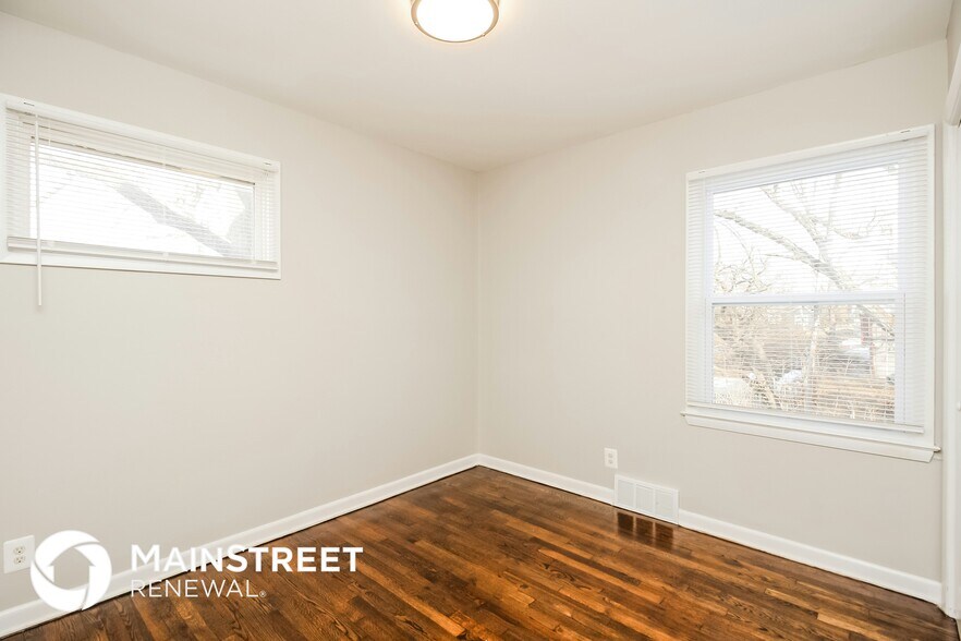 Building Photo - 7909 Garfield Ave