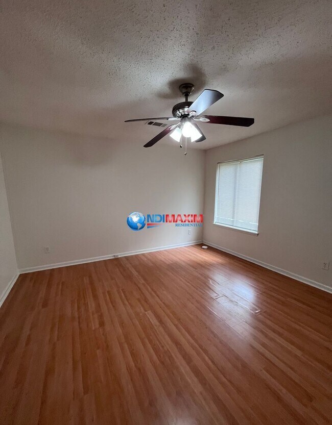 Building Photo - Nice split-level house in Norcross
