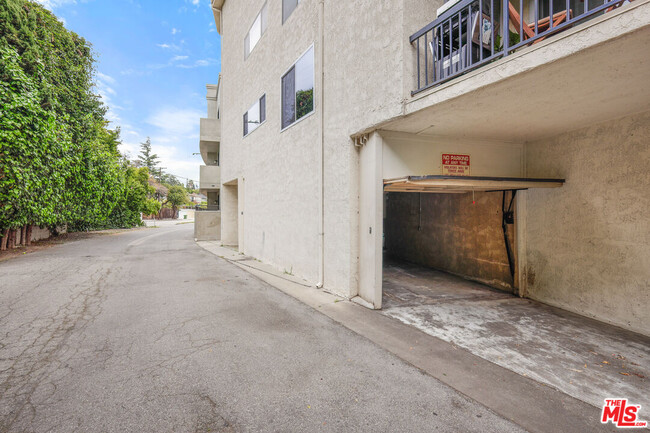 Building Photo - 1122 Peck Dr