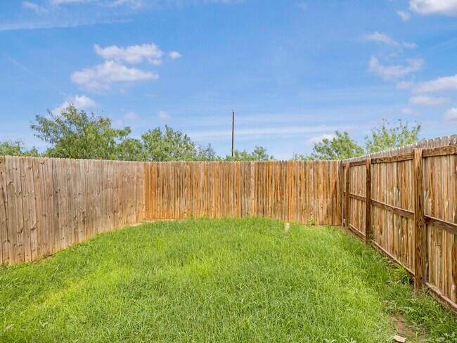 Building Photo - 1108 Port Texas Dr