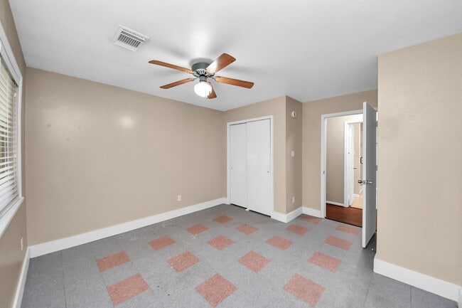 Building Photo - 118 Estate Dr