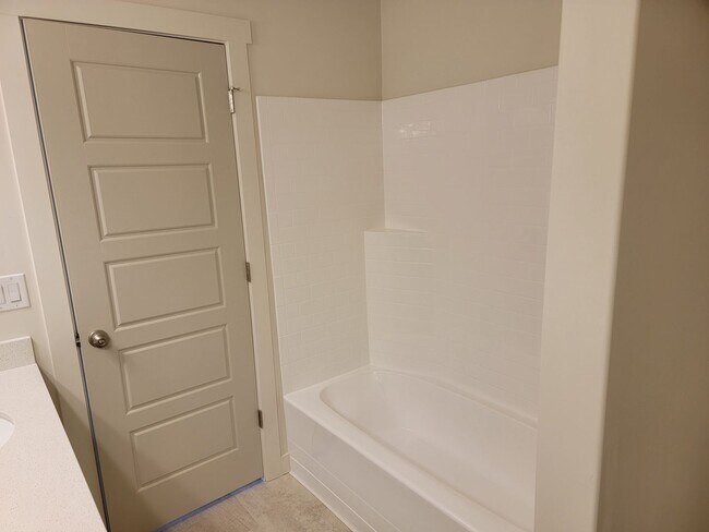 Building Photo - BRAND NEW Gorgeous Magna Townhomes!!!