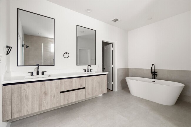 Building Photo - 107 Tolima Dove St