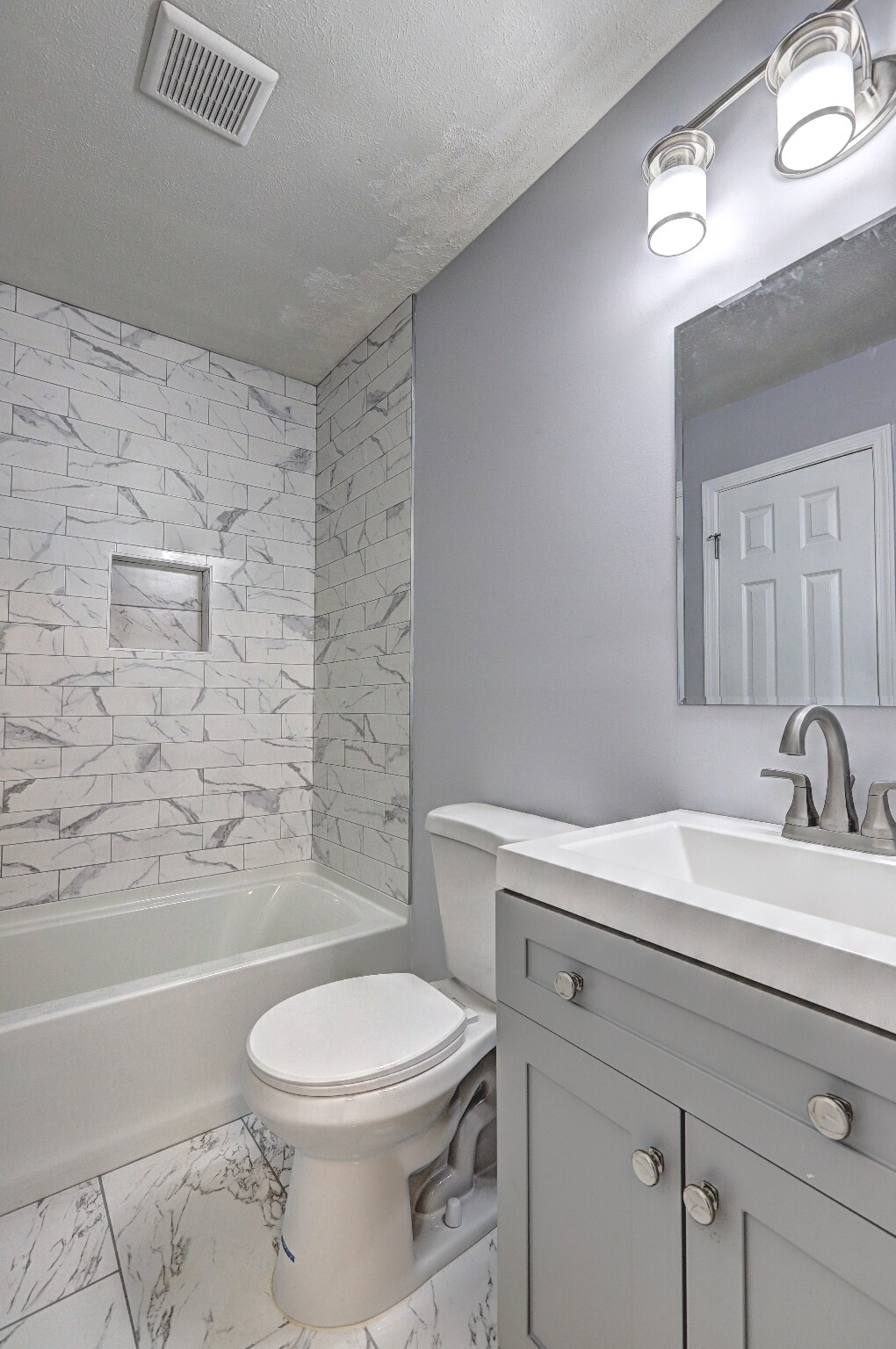 Building Photo - 469 Dogwood Dr
