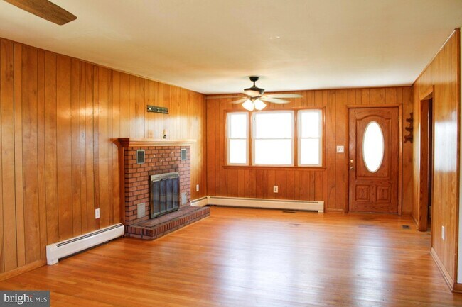 Building Photo - 481 Riffey Ln