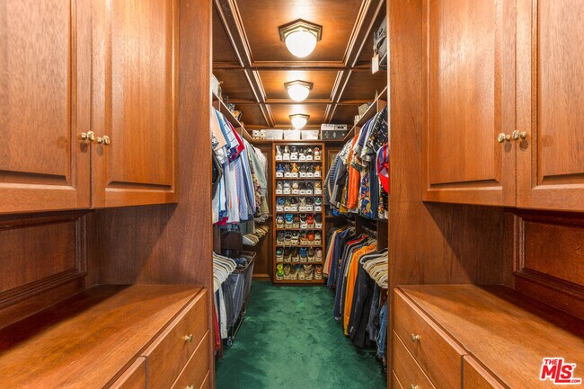 Building Photo - 4880 Queen Florence Ln