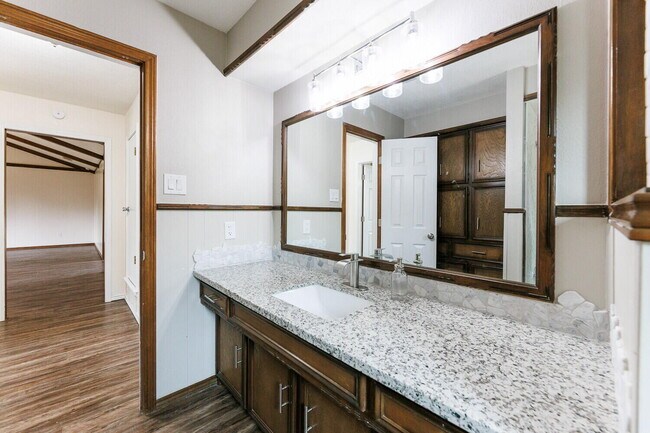 Building Photo - 5703 80th St