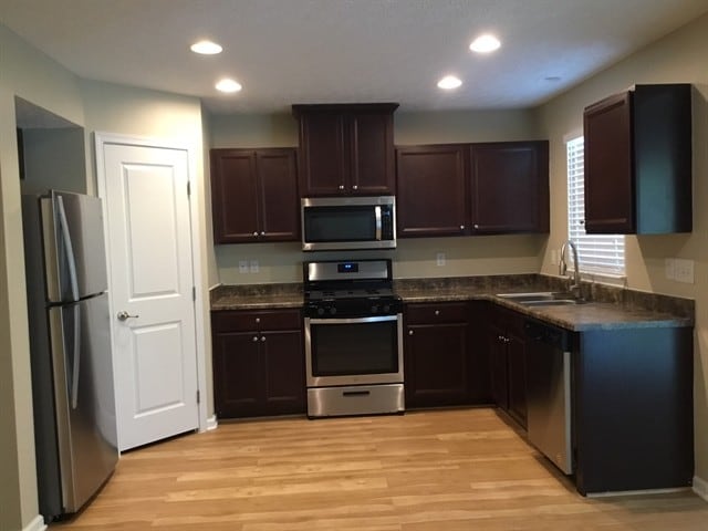 Building Photo - 317 Evergreen Cir