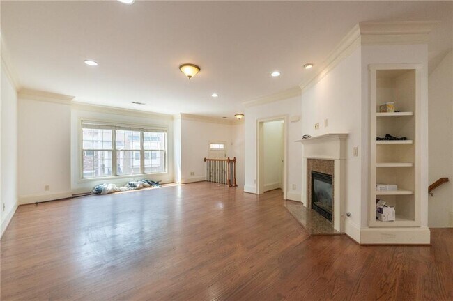Building Photo - 2771 Durham Dr NE